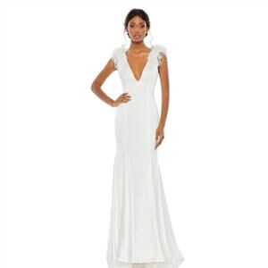 NEW $798 Mac Duggal Feather Detail Sleeve White Satin Sheath Gown